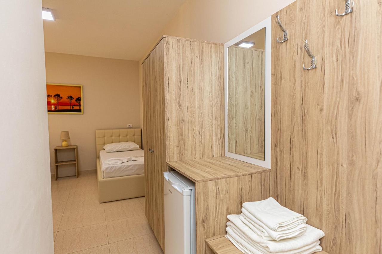 Jordan'S Hotel Vlora Kültér fotó